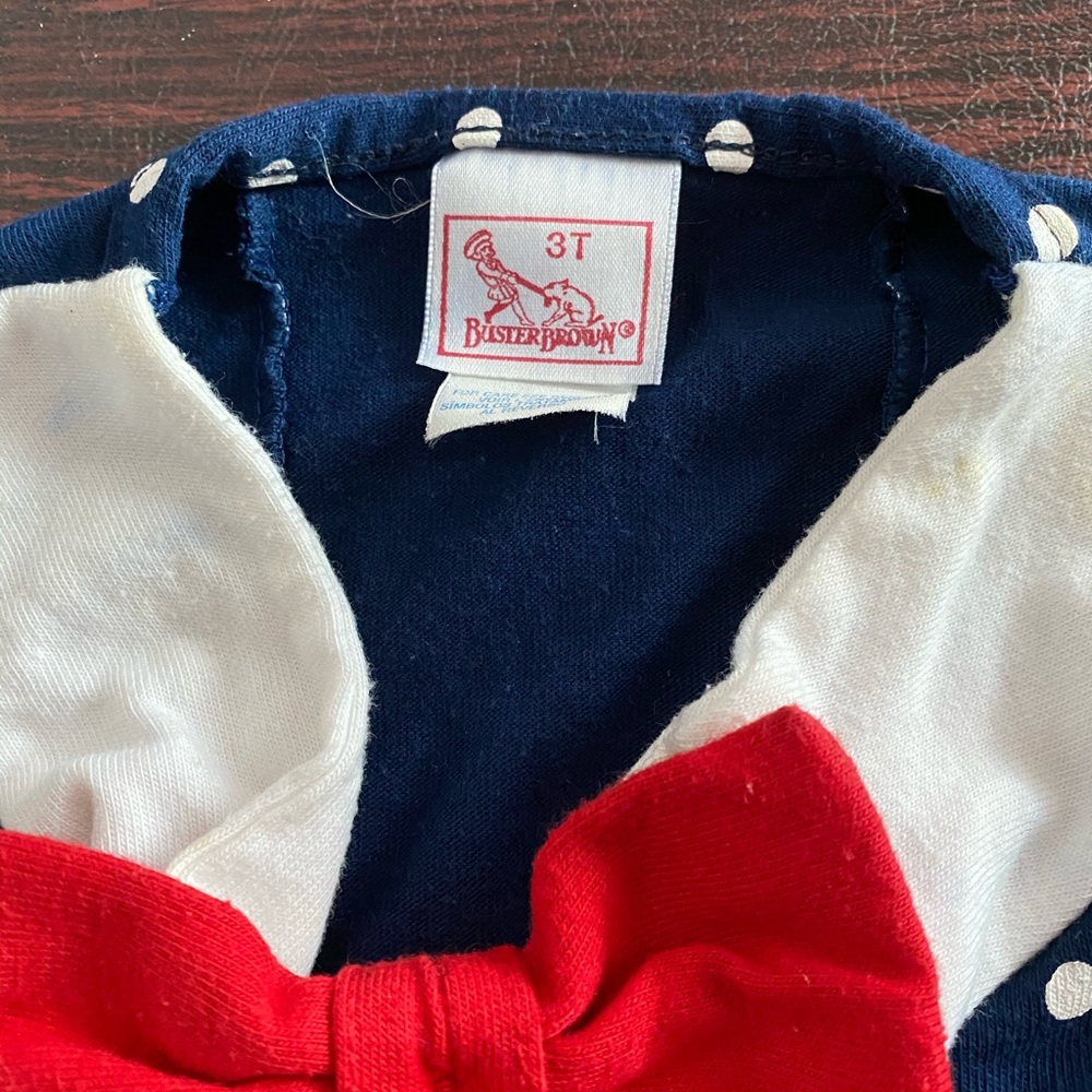 Adorable sailor dress. A line with a red bow tie. - Picture 3 of 4